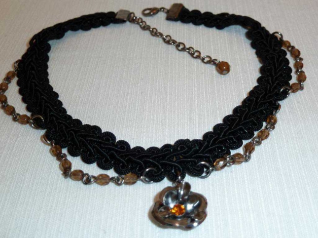 Kette / Halsband passend zur Tracht / Dirndl ideal für Oktoberfest / Wiesn