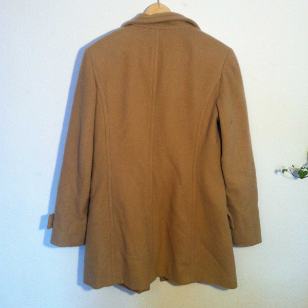 Beiger Wintermantel Trenchcoat