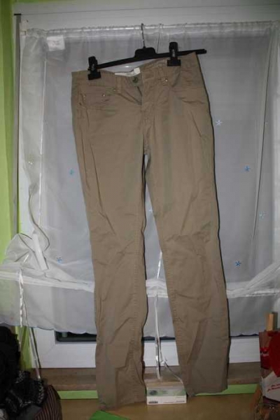 beigefarbene Chinohose von H&M 