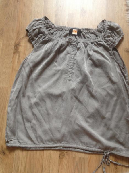 graues Bossshirt aus Seide