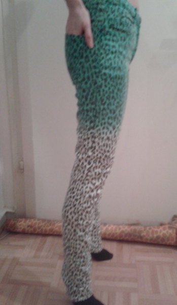 Skinny Jeans mit Leomuster