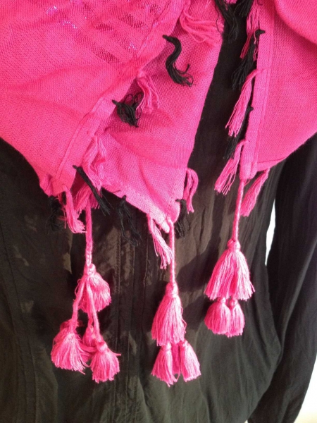 auffälliger Schal in pink