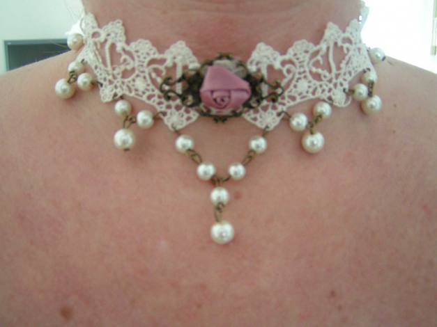 Collier Halsband Spitze Kette Rose Weiß Creme Gothic Burlesque Steampunk Choker Barock