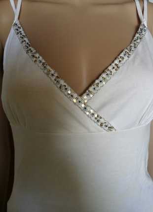 Süsse Top mit Spagetti träger und Applikationen / H&M