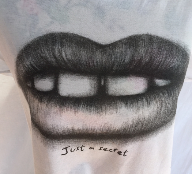 T-Shirt - Just a secret