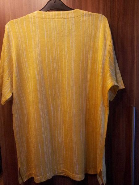 gelb – weiß gestreiftes Damen Shirt von Menke Größe 42 - 44, oversize
