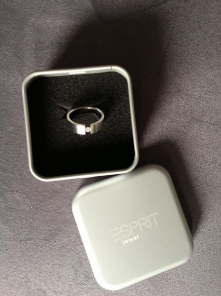 Esprit Edelstahl Ring mit Zirkonia