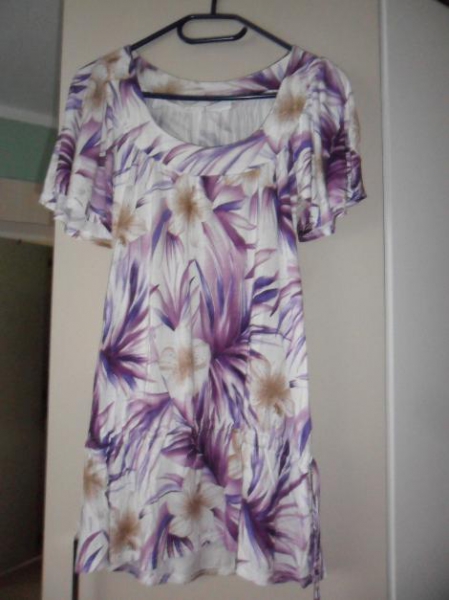 T-Shirt mit beige lila Blumen