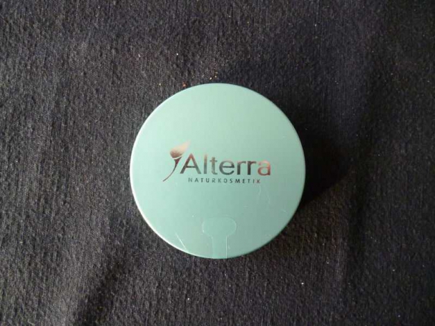Alterra Naturkosmetik Kompaktpuder - 01 light mit Granatapfelextrakt