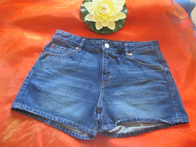 NEU Sexy Jeans Bermuda Short Hotpants Hose Gr. 36/ S blau