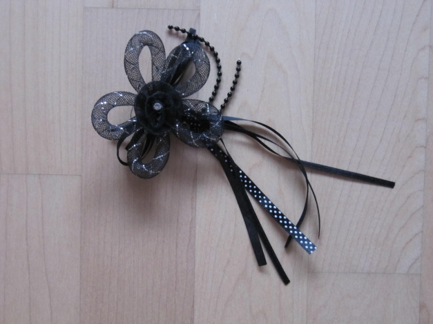 VINTAGE ANSTECKNADEL BLUME SCHWARZ SILBER AUSGEFALLEN RETRO ROCKABILLY