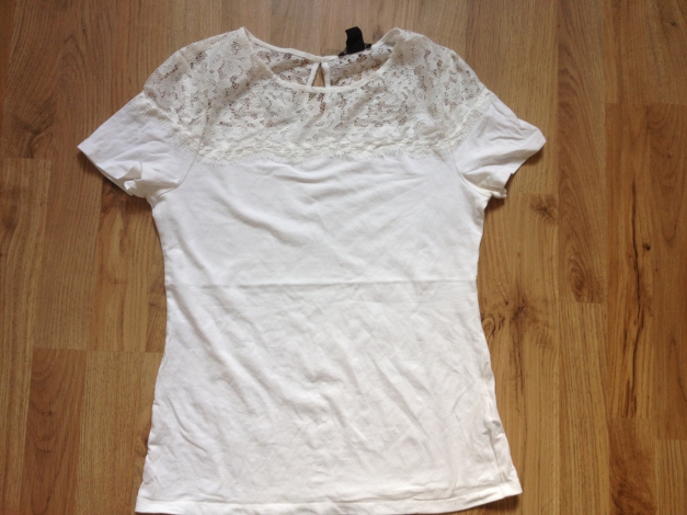 Weißes Shirt mit Spitze