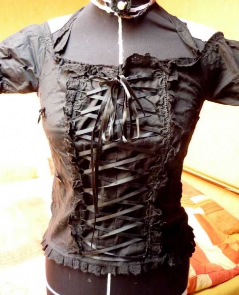Gothic Victorian Carmentop Carmenbluse Schleife Lochstickerei *Einzelstück*