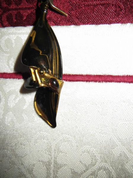 1 Ohrring, interessant, braun-silber