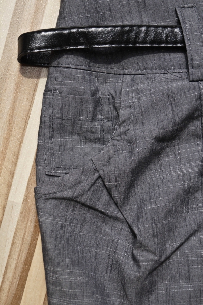 NEU: Kurzer Faltenrock / Büro Outfit