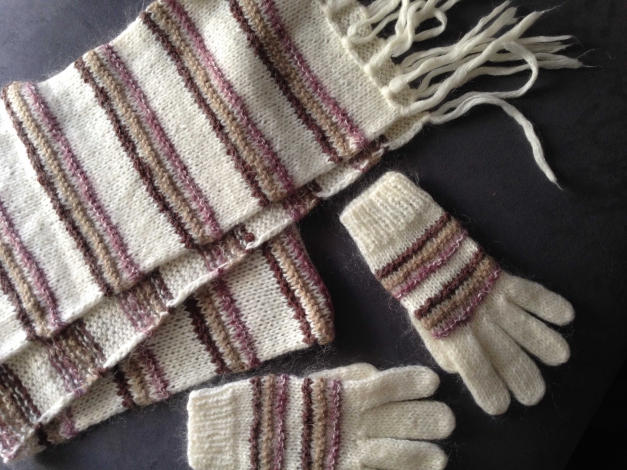 Set Schal u Handschuhe