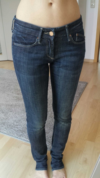 Lässige H&M Jeans Sqin 25 26 XS 