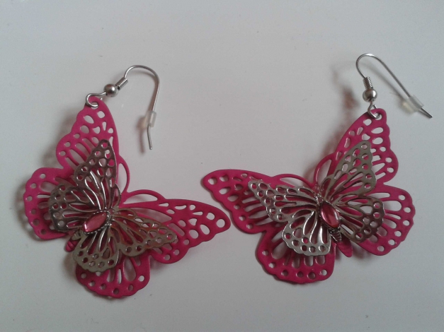 Pink / silberne Schmetterlings Ohrringe mit Steinchen