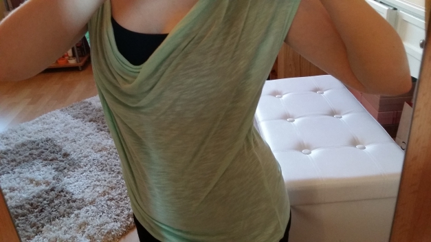 mintgrünes Wasserfall Shirt 