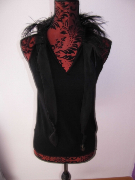 Oberteil mit Federn von Mango