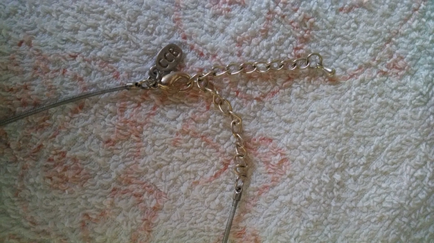 Elegantes Modeschmuckcollier aus Draht