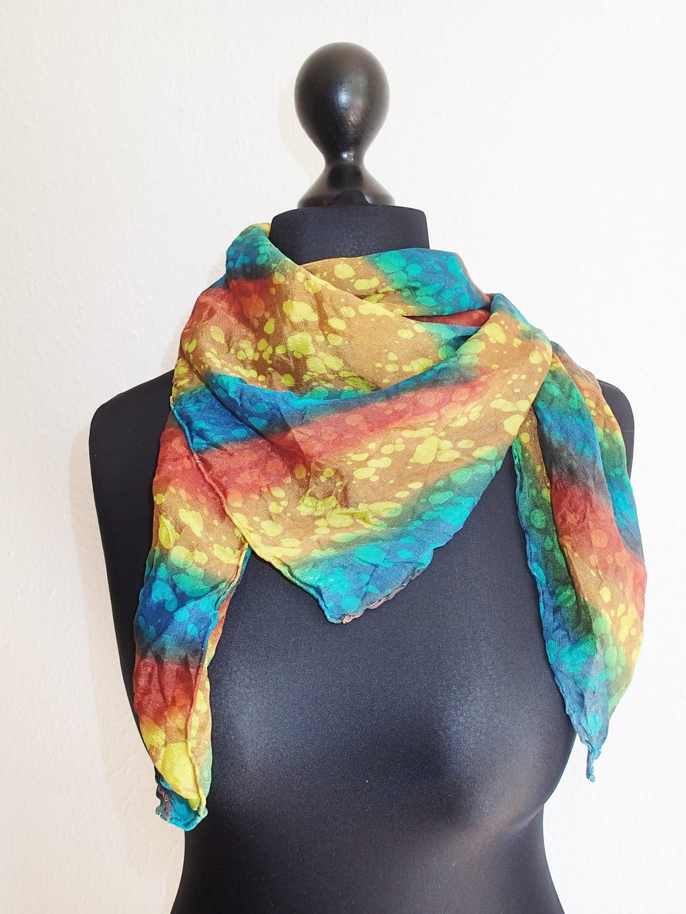 quadratisches Tuch bunt