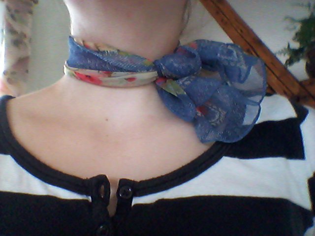 Halstuch Blumen hell