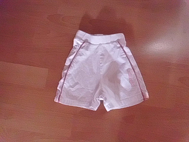 Kurze Hose von Baby Club, weiß mit Schriftzug, Gr. 74