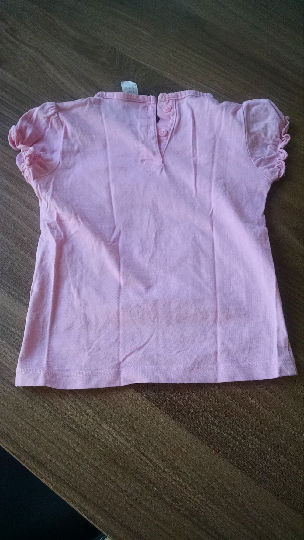 Süßes T-Shirt mit gerüschten Ärmel Gr. 80