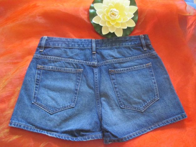 NEU Sexy Jeans Bermuda Short Hotpants Hose Gr. 36/ S blau