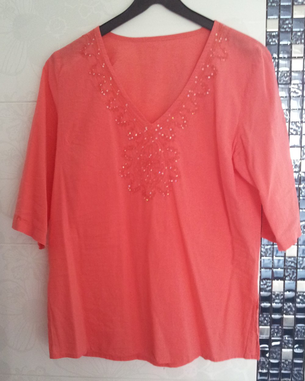 Süßes Tunikashirt Größe.L  ( 38 / 40 ) mit GLITZERPAILETTEN