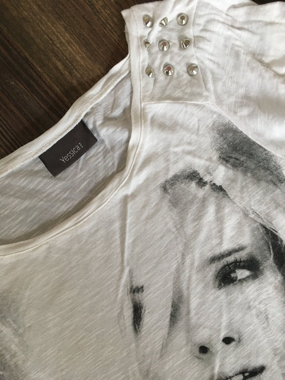 T-Shirt von Yessica Größe S/M