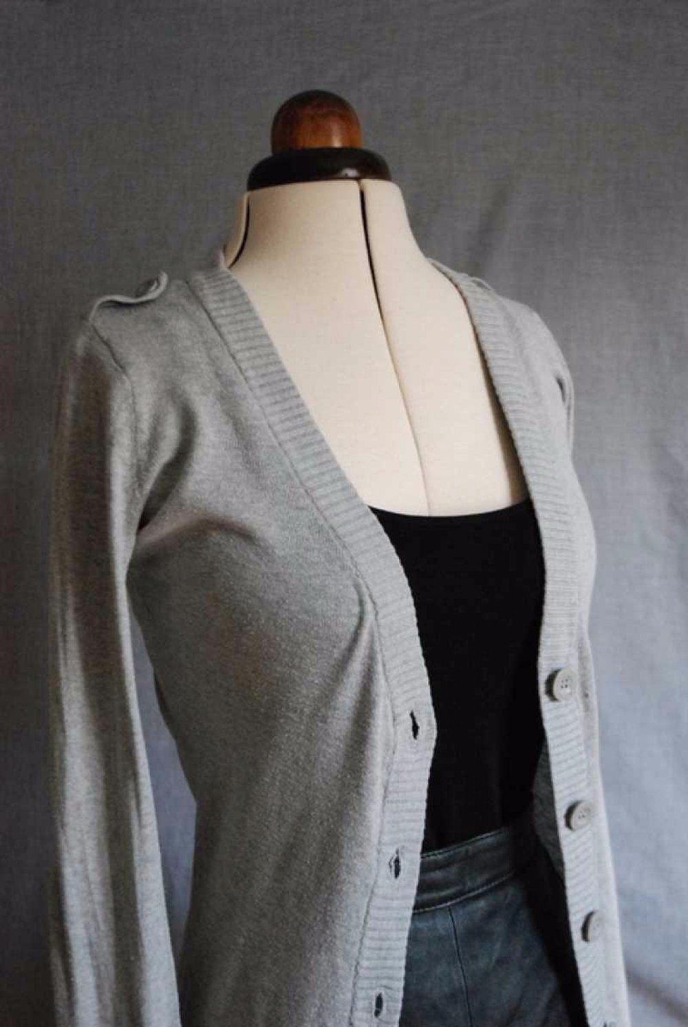 hellgrauer Longcardigan langer Cardigan Strickjacke Strickweste