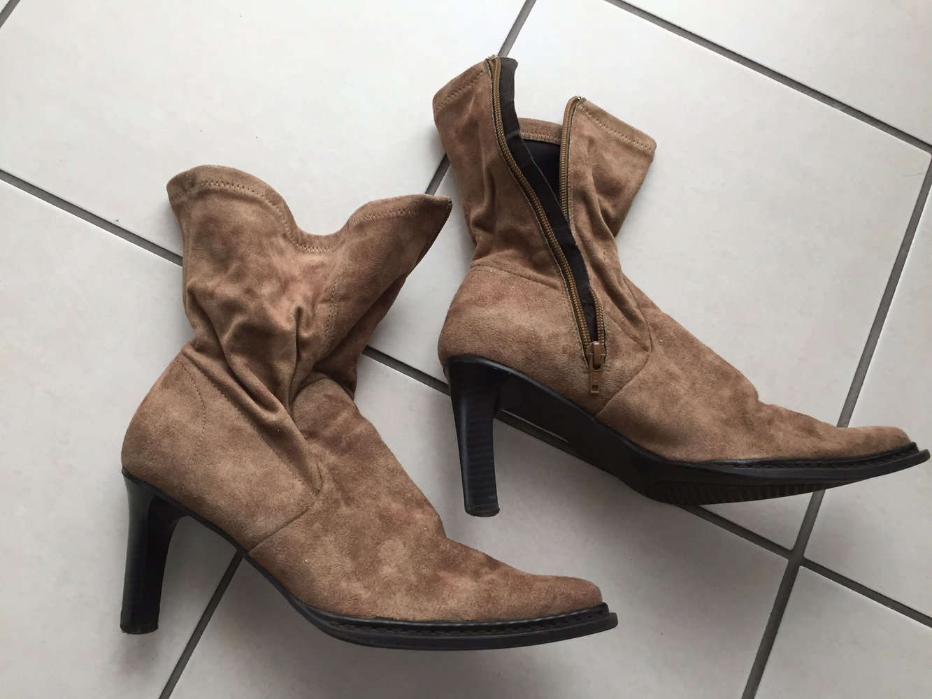 Schicke Stiefelette Wildleder Cowboystiefel Stiefel Schuhe Spitze Form 38 Absatz 