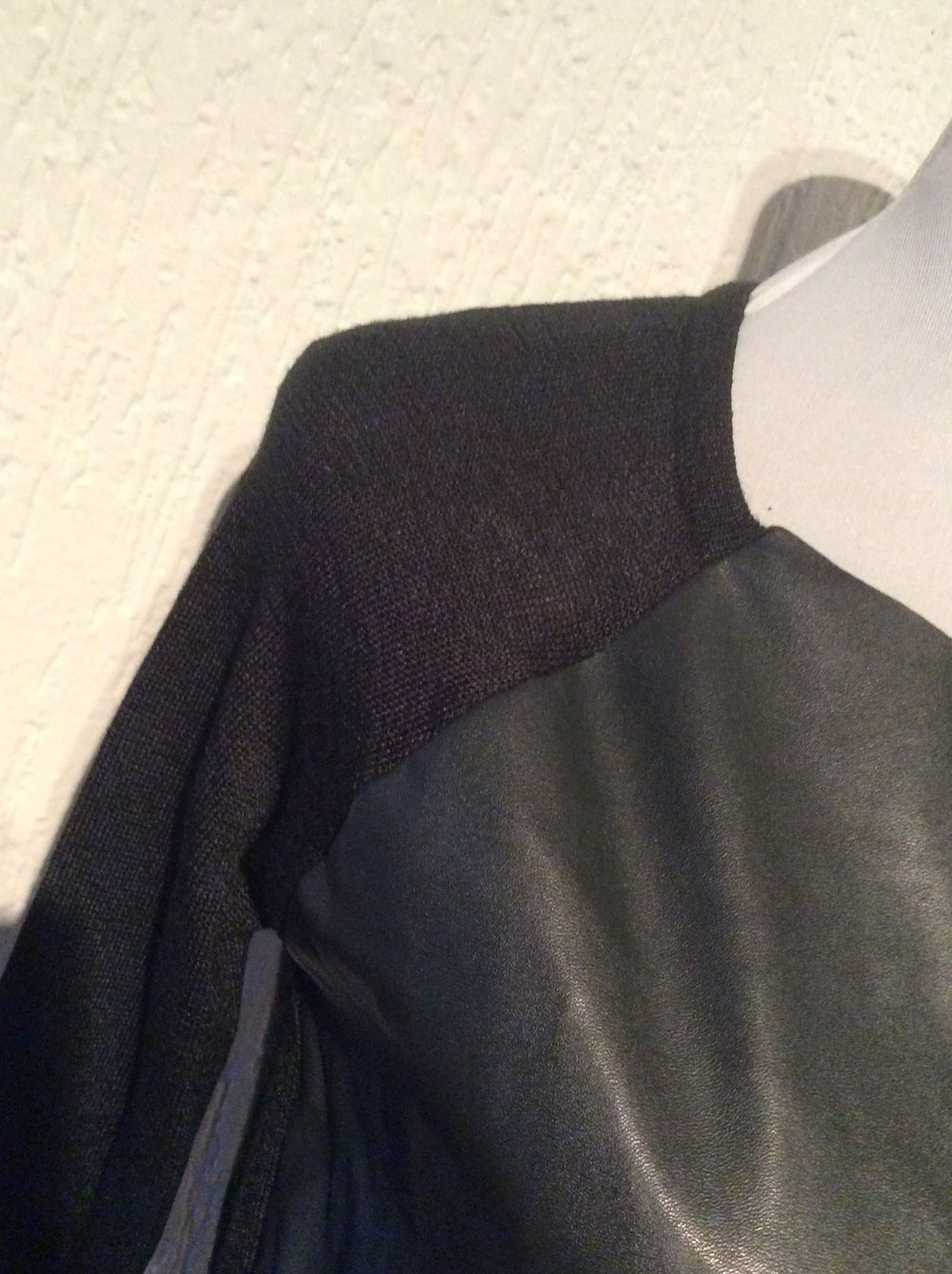 Zara Knit Pulli Pullover Größe S Kunstleder Feinstrick schwarz Khaki 