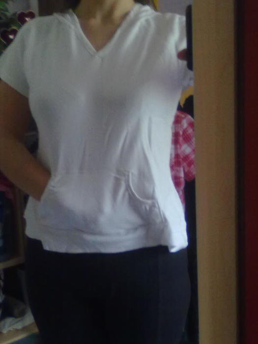 weißes Kapuzen-T-Shirt