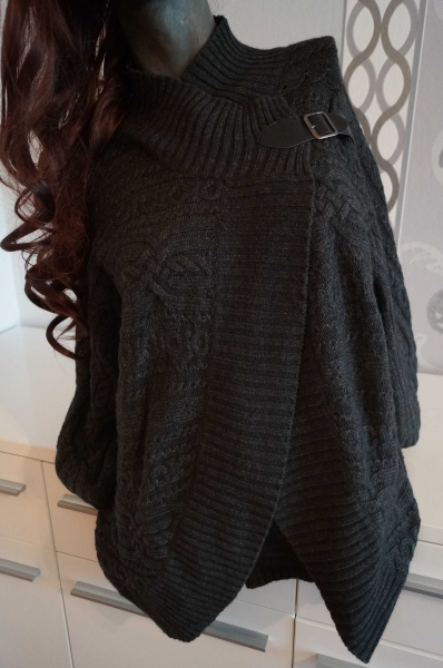 Strick Cardigan mit Schnalle Grau ausgez. M auf für L XL 38 40 42 44 evtl. 46
