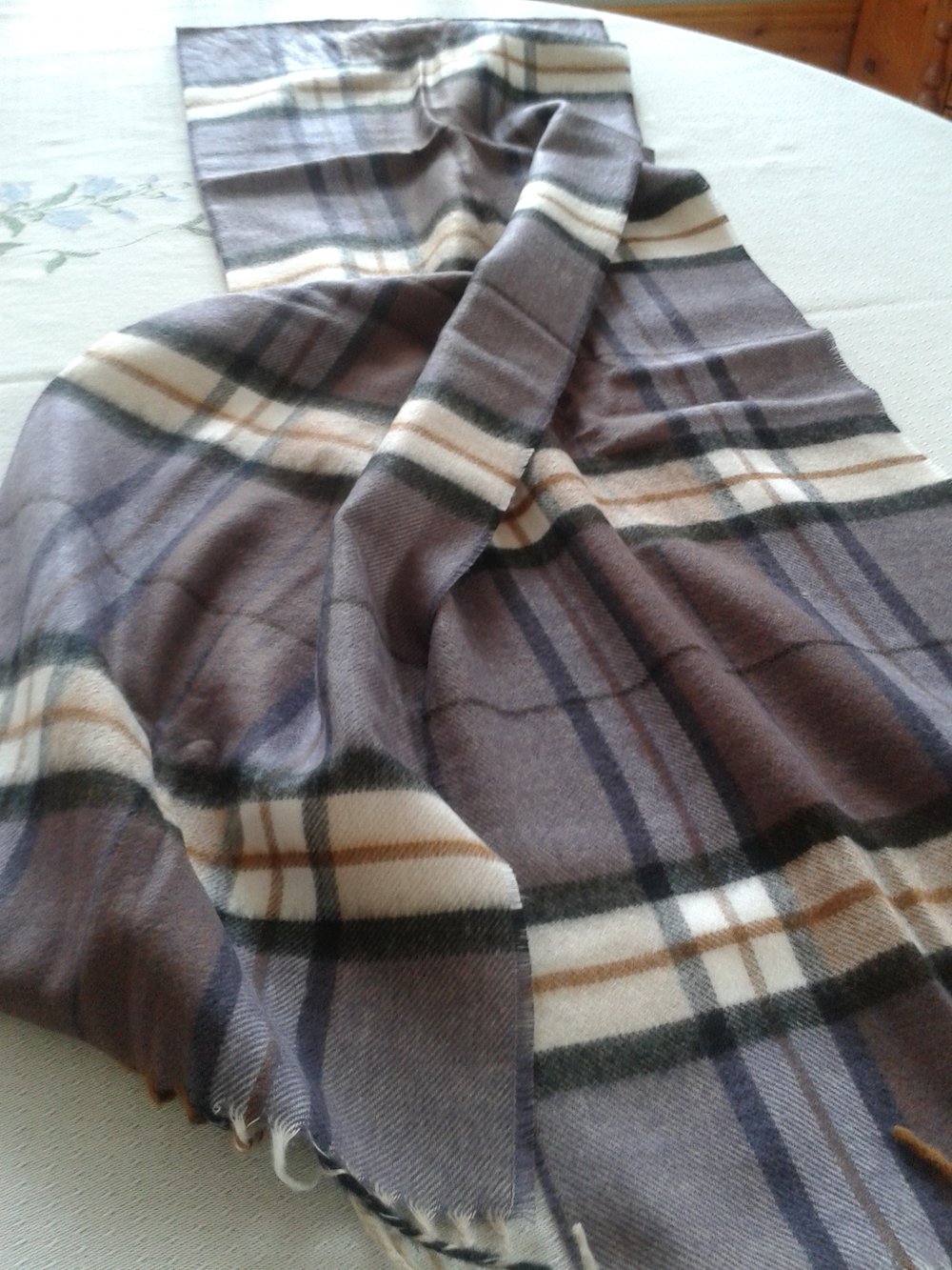 Schal lila-braun kariert