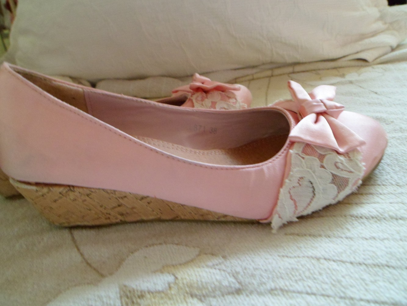 Süße Wedges, rosa mit Spitze und Schleife, Gr. 37/38