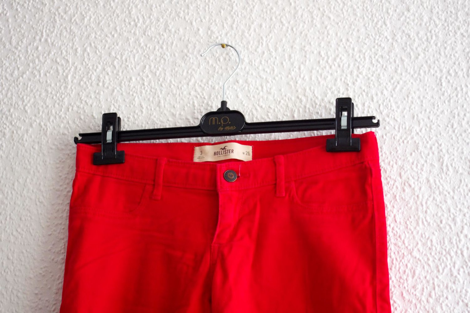 Auffallende knallrote Hollister Skinny Jeans Gr. 26 S 36 38 Röhrenjeans stretchig