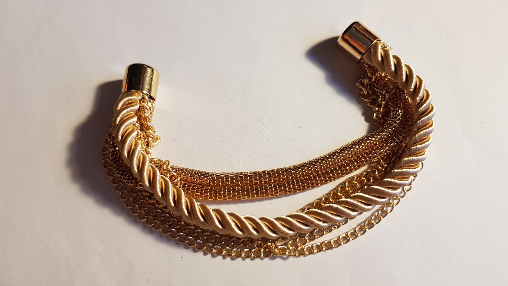 Armband mit Magnetverschluss