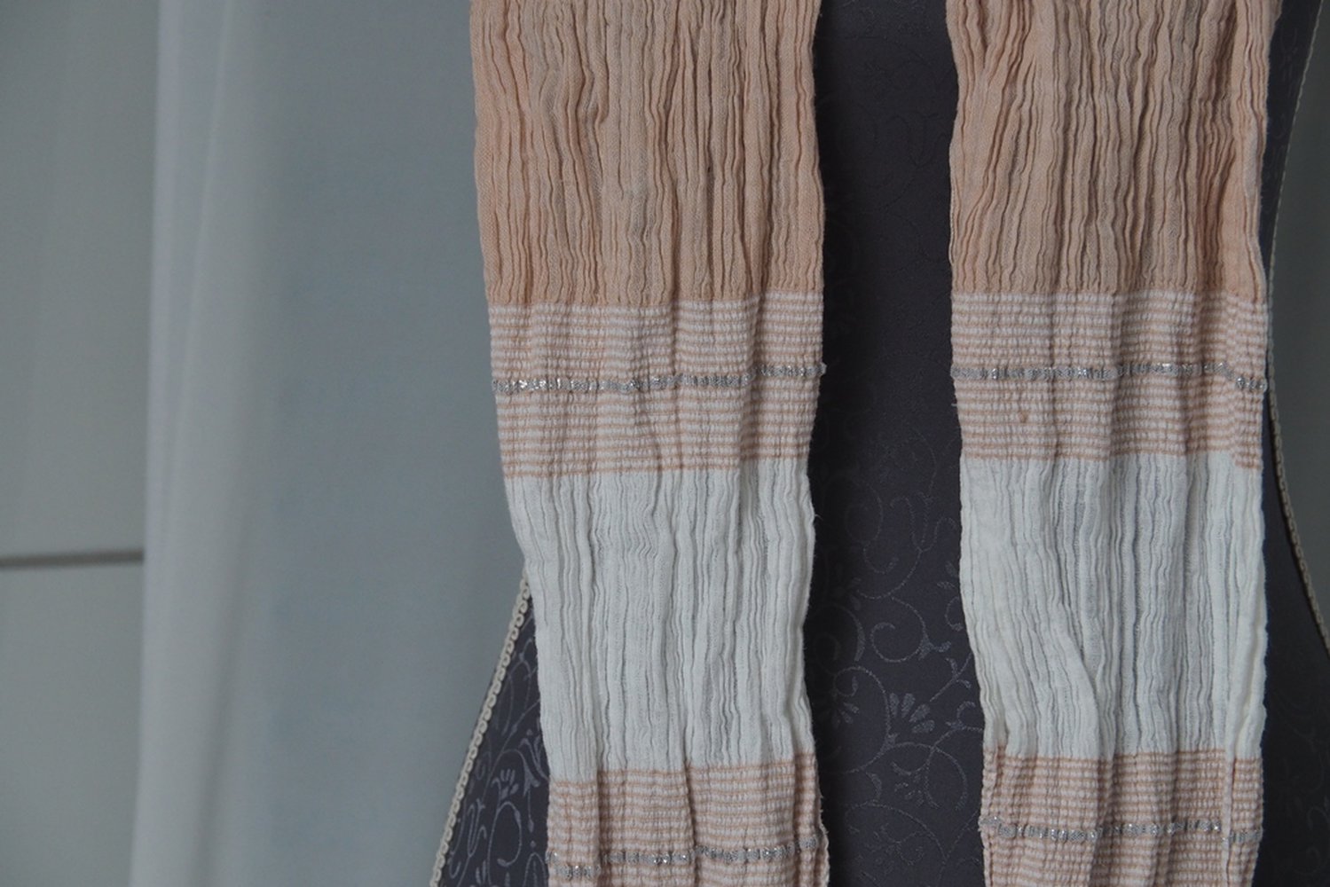 Beige weißer Schal / leichter Schal / Tuch