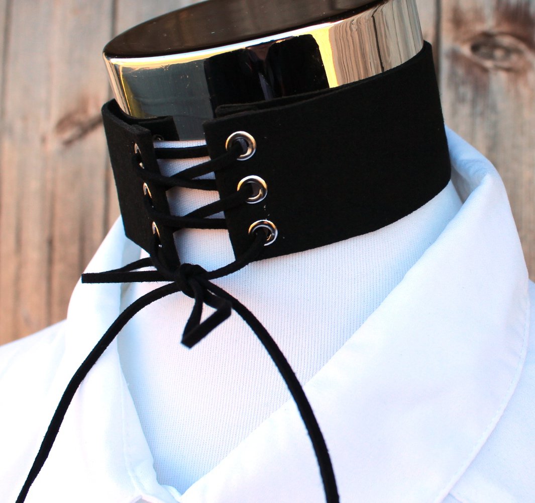 neuer, breiter, schwarzer Faux Wildleder Choker mit Schnürung