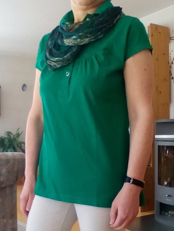Grünes Poloshirt in Gr. 36/38