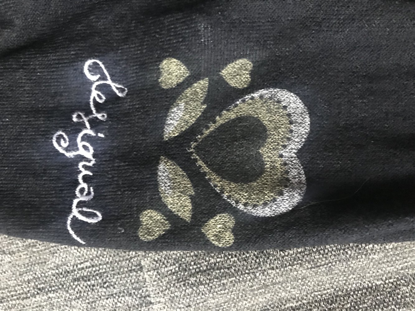 Moderner Off-Shoulder Pullover von Desigual: Gris Gr. S schwarz, grau, Offshoulder, schulterfrei, leicht, neu, Original, feminin, Blumenmuster im Kragen