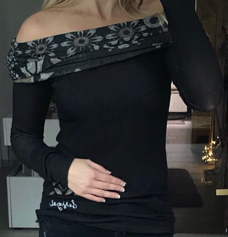 Moderner Off-Shoulder Pullover von Desigual: Gris Gr. S schwarz, grau, Offshoulder, schulterfrei, leicht, neu, Original, feminin, Blumenmuster im Kragen