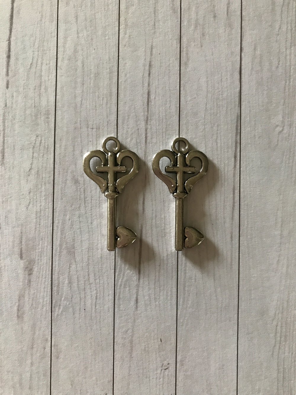 Beiderseitige Schlüssel als Kettenanhänger/Armbänder/Ohrringe 