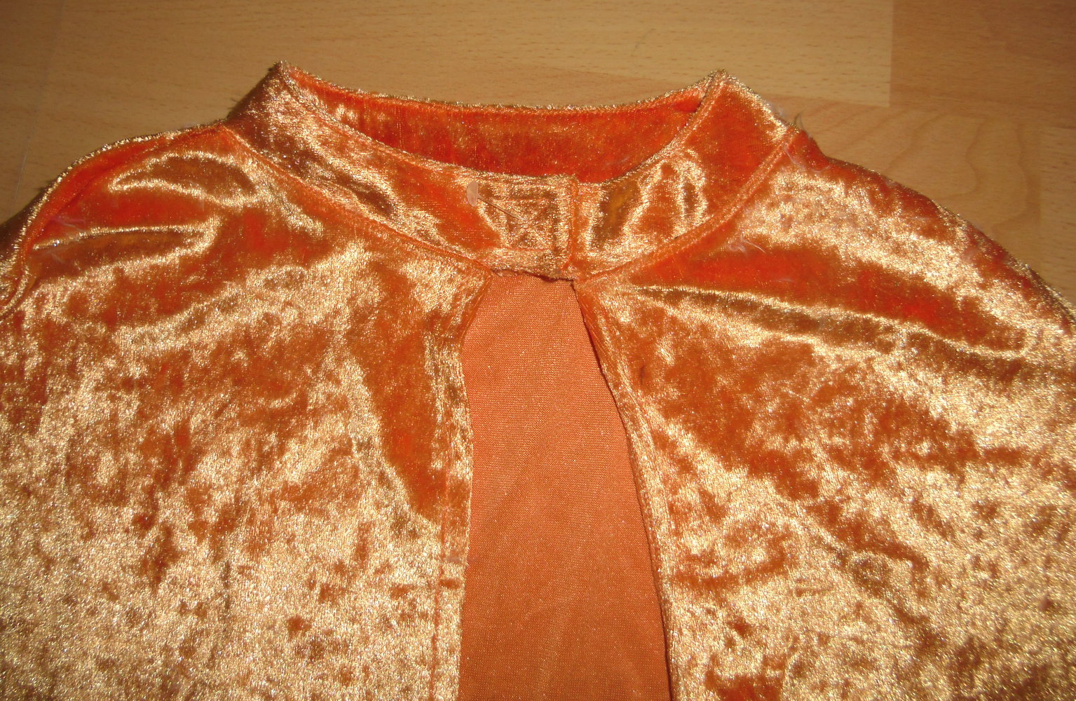 TU/ Engl.- schönes Cape ( Kürbis) Gr.5-7y ca 110-122, schon früher