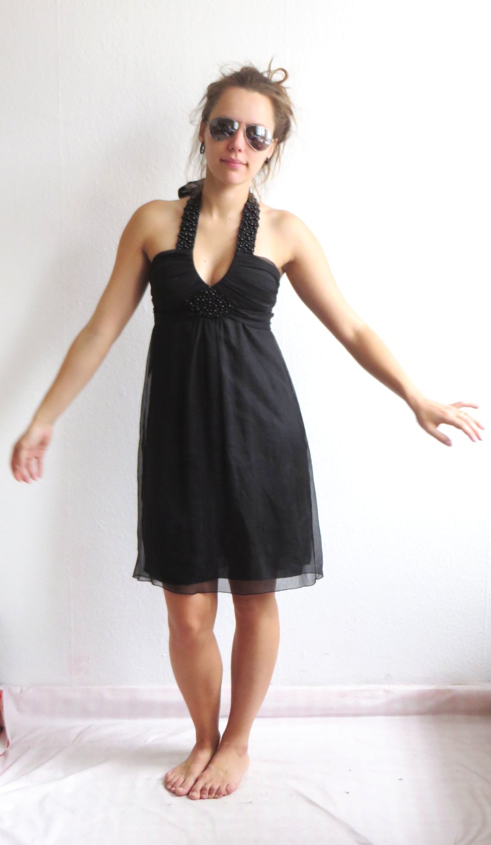 Schwarzes Cocktailkleid Gr. 36 S Neckholder Chiffon rückenfrei Perlen