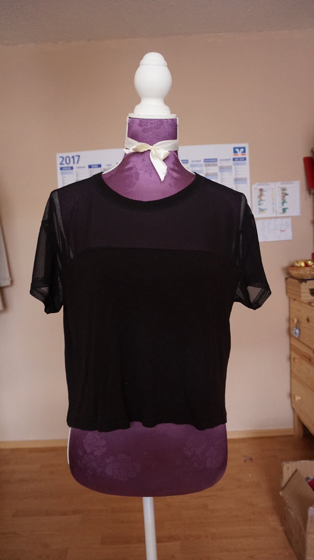 T-Shirt schwarz kurz mit Mesh-Einsatz Gr. S